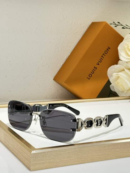Picture of Louis Vuitton Sunglasses _SKUfw76511498fw